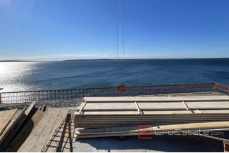 0019 2022 311 Pag villa with luxury apartments first row to the sea