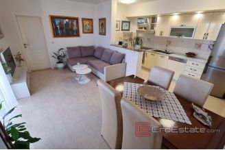0012 2025 71 spacious apartment with garage and sea view Kastela