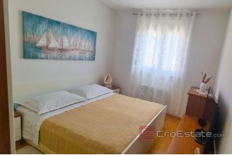 0012 2025 71 spacious apartment with garage and sea view Kastela