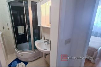 0012 2025 71 spacious apartment with garage and sea view Kastela