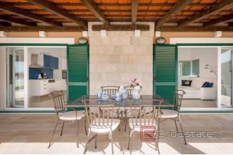 020 2026 68 modern villa with pool near Split