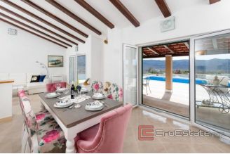 020 2026 68 modern villa with pool near Split