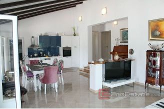 020 2026 68 modern villa with pool near Split
