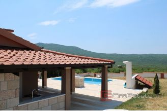 020 2026 68 modern villa with pool near Split