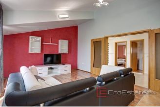 0015 2026 69 Split area apartment house near the sea