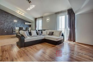 0015 2026 69 Split area apartment house near the sea