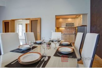 0015 2026 69 Split area apartment house near the sea