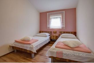 0015 2026 69 Split area apartment house near the sea