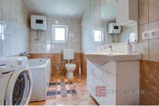 0015 2026 69 Split area apartment house near the sea