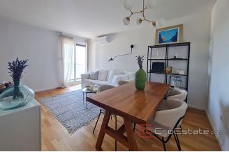 0008 2025 72 Split modern two bedroom apartment with sea view