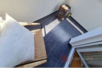 0008 2025 72 Split modern two bedroom apartment with sea view
