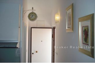 0005 2029 03 Brac apartment in the first row to the sea