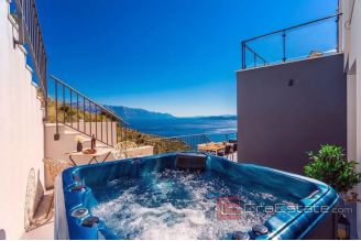 014 2025 73 Omis modern villa with pool and sea view