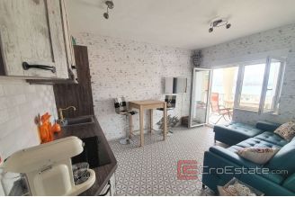 020 2018 160 Ciovo two bedroom apartment with sea view for sale