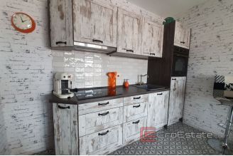 020 2018 160 Ciovo two bedroom apartment with sea view for sale