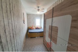 020 2018 160 Ciovo two bedroom apartment with sea view for sale
