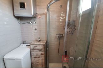 020 2018 160 Ciovo two bedroom apartment with sea view for sale