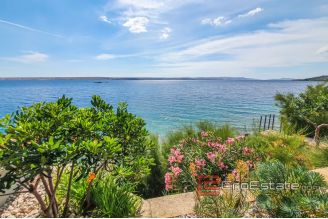 018 2018 162 Zadar house in the first row to the sea for sale
