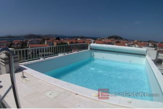 008 2014 736 Sibenik penthouse with pool and sea view