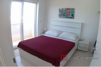 008 2014 736 Sibenik penthouse with pool and sea view