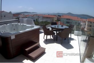 009 2014 737 Sibenik house with two apartments and_pool