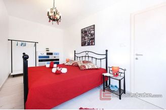 017 2014 749 Rogoznica villa with pool and sea view for sale