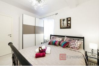 017 2014 749 Rogoznica villa with pool and sea view for sale