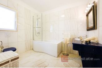 017 2014 749 Rogoznica villa with pool and sea view for sale