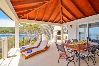 20 2013 114 Korcula first row villa for sale