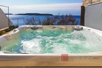 20 2013 114 Korcula first row villa for sale