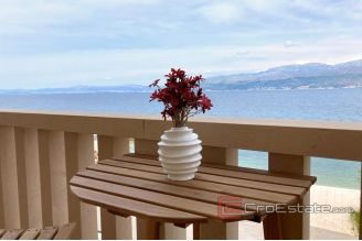 014 5021 30 Brac seafront apartment for sale