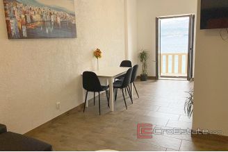 014 5021 30 Brac seafront apartment for sale