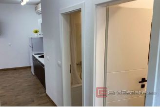 014 5021 30 Brac seafront apartment for sale