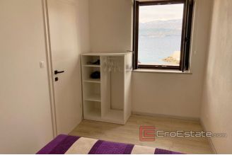 014 5021 30 Brac seafront apartment for sale
