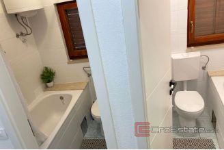 014 5021 30 Brac seafront apartment for sale