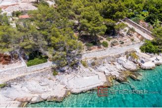 19 2011 92 Brac house seafront for sale