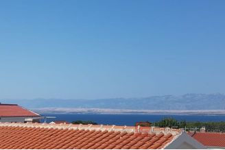 011 2114 01 the island of Vir family house on three floors near the sea