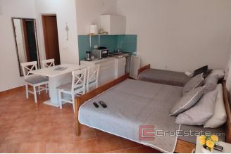 016 2114 02 Zadar apartment house with sea view for sale