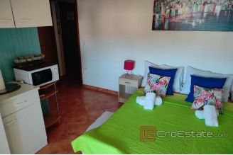 016 2114 02 Zadar apartment house with sea view for sale