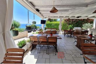 020 2025 76 island hvar villa with business space for sale