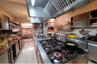 020 2025 76 island hvar villa with business space for sale
