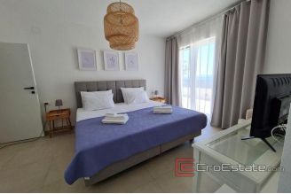 020 2025 76 island hvar villa with business space for sale
