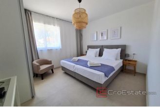 020 2025 76 island hvar villa with business space for sale