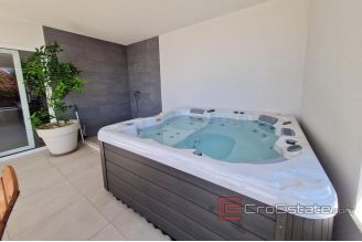 020 2025 76 island hvar villa with business space for sale