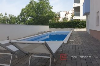 010 2028 05 Split area apartment house with sea view for sale