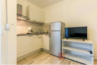 010 2028 05 Split area apartment house with sea view for sale