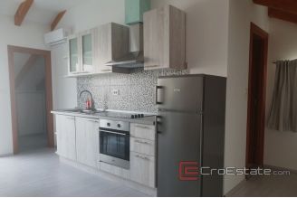 010 2028 05 Split area apartment house with sea view for sale
