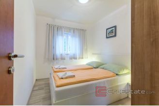 010 2028 05 Split area apartment house with sea view for sale