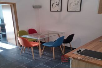 011 3949 30 Vis apartment house with a spacious garden for sale