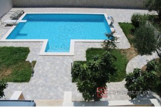 012 2029 08 Kastela house with pool and sea view for sale